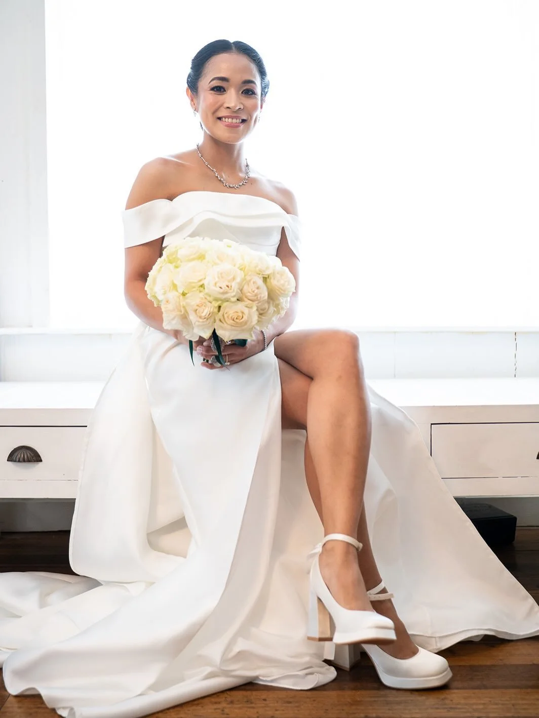 A moment for this STUNNING bride 💍😍
&bull;
&bull;
#wedding #marylandwedding #weddinginspiration #marylandweddingvenue #mdwedding