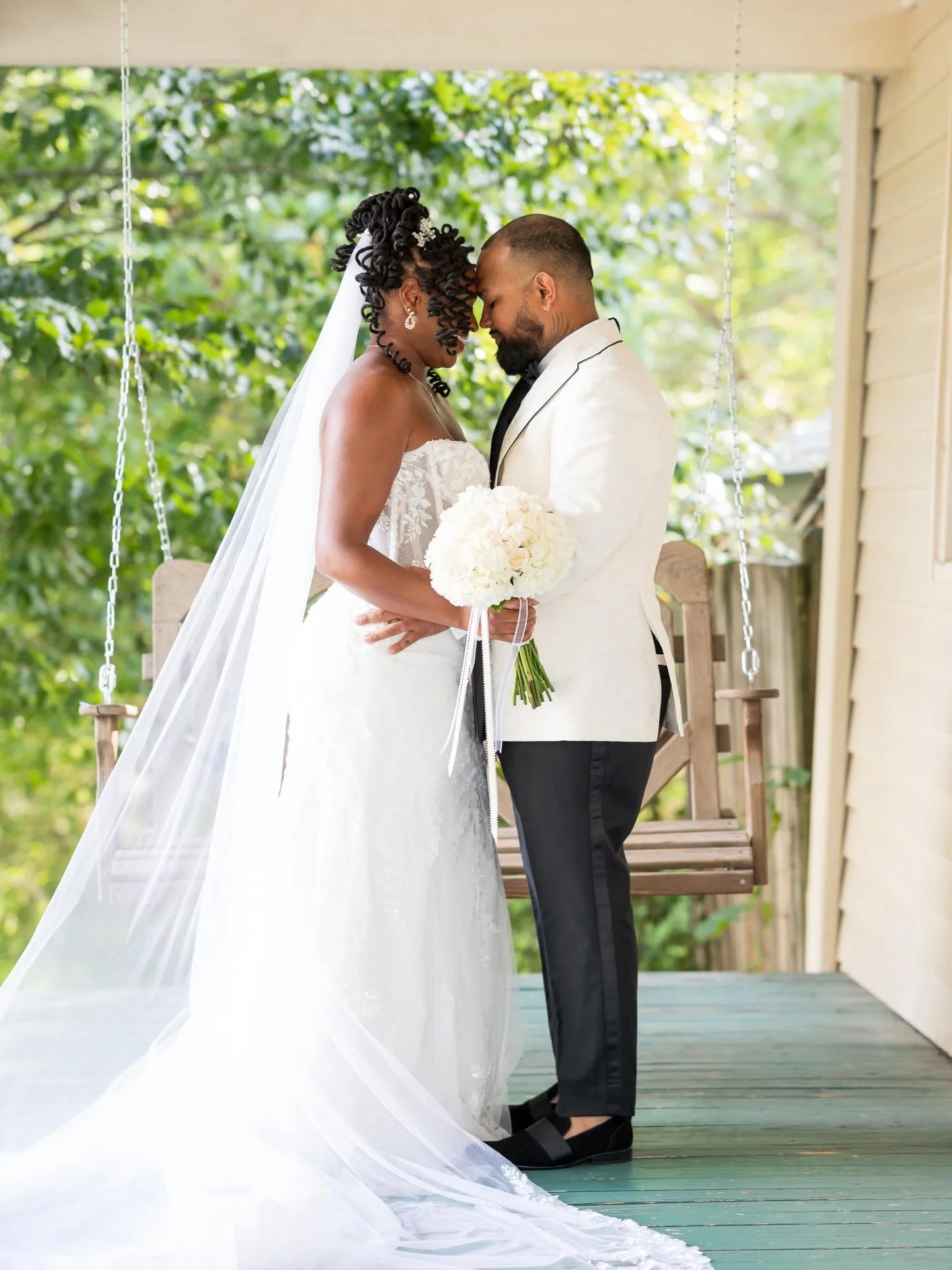 Couple goals 😍
&bull;
&bull;
#marylandwedding #marylandweddingvenue #marylandweddingphotographer #mdwedding #dmvweddings