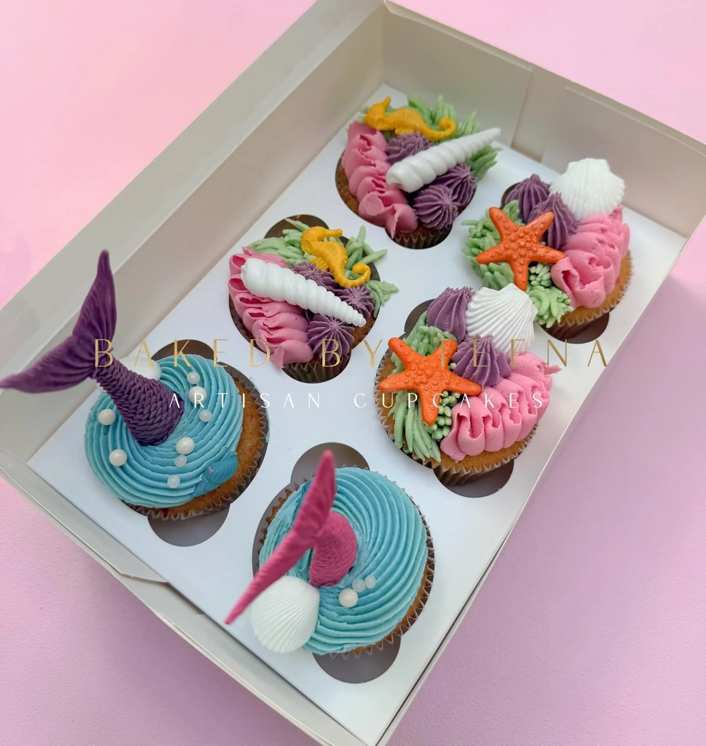 Diving under the sea for the sweetest 
shell-abration 🧜🏻&zwj;♀️🐚🪸 

#UnderTheSea
#SweetestTreasure
#CupcakeDecorating
#ColourMill 
#BakersOfInstagram