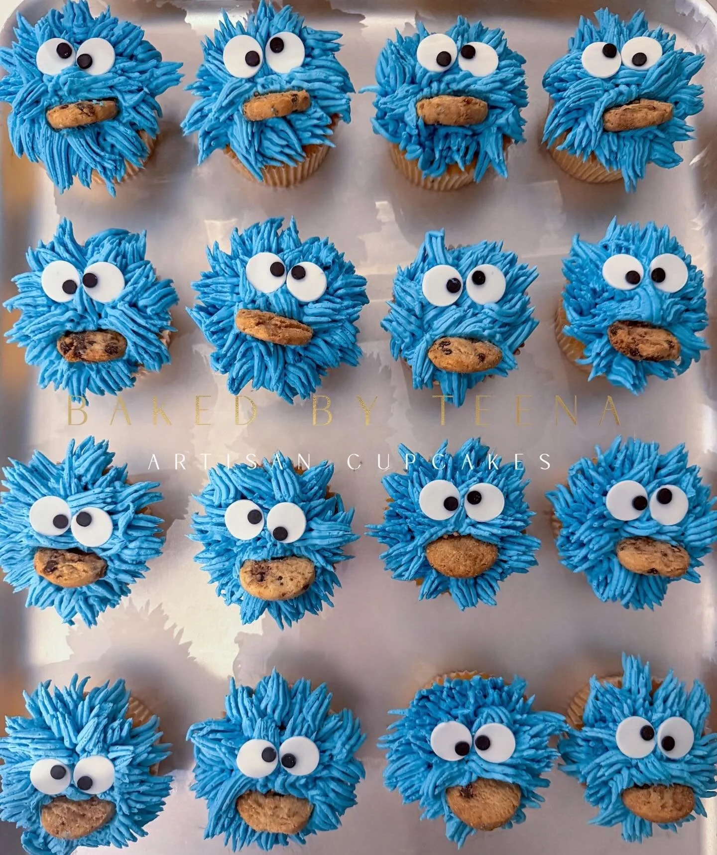 C is for cookie&hellip; and cupcake too 💙🍪

Warning: may cause serious cookie smiles, crumbs of joy, and a little bit of chaos 😋

#BakingHappiness
#SesameStreetInspired
#BakersOfInstagram
#CupcakeArt
#BlueCupcakes