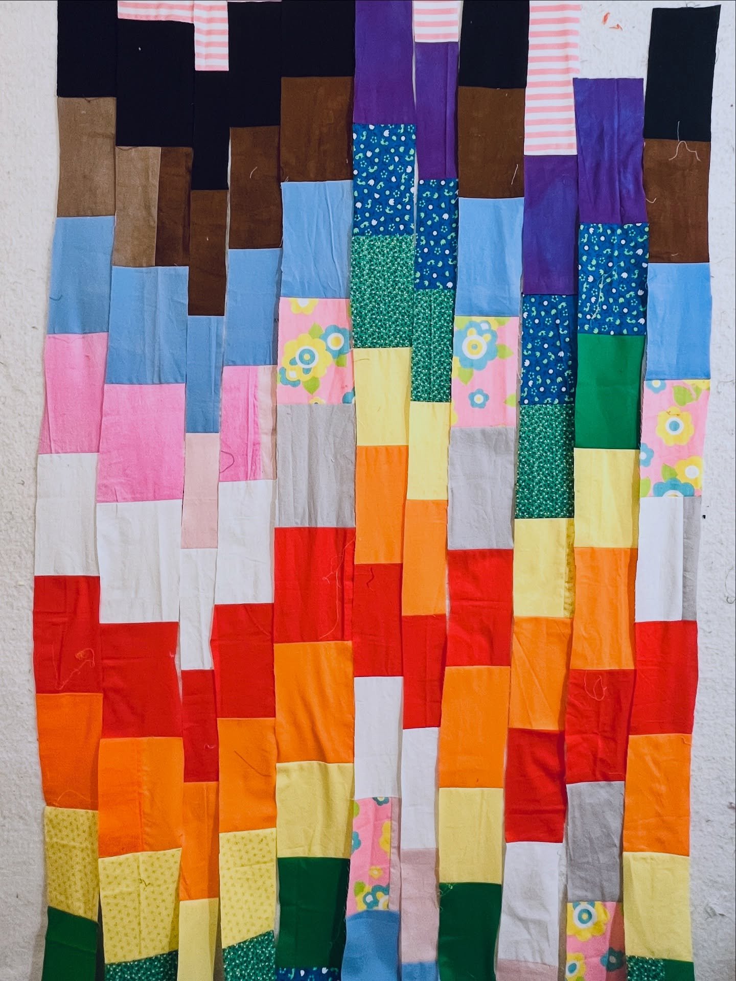 Pride Quilt in progress! What quilter doesn&rsquo;t love a rainbow? 🌈🦋 And I&rsquo;m all for celebrating and supporting LBGQT people - the world would be so boring without you 💖 My LBGQT friends are brave pioneers who have shown me the way of radi