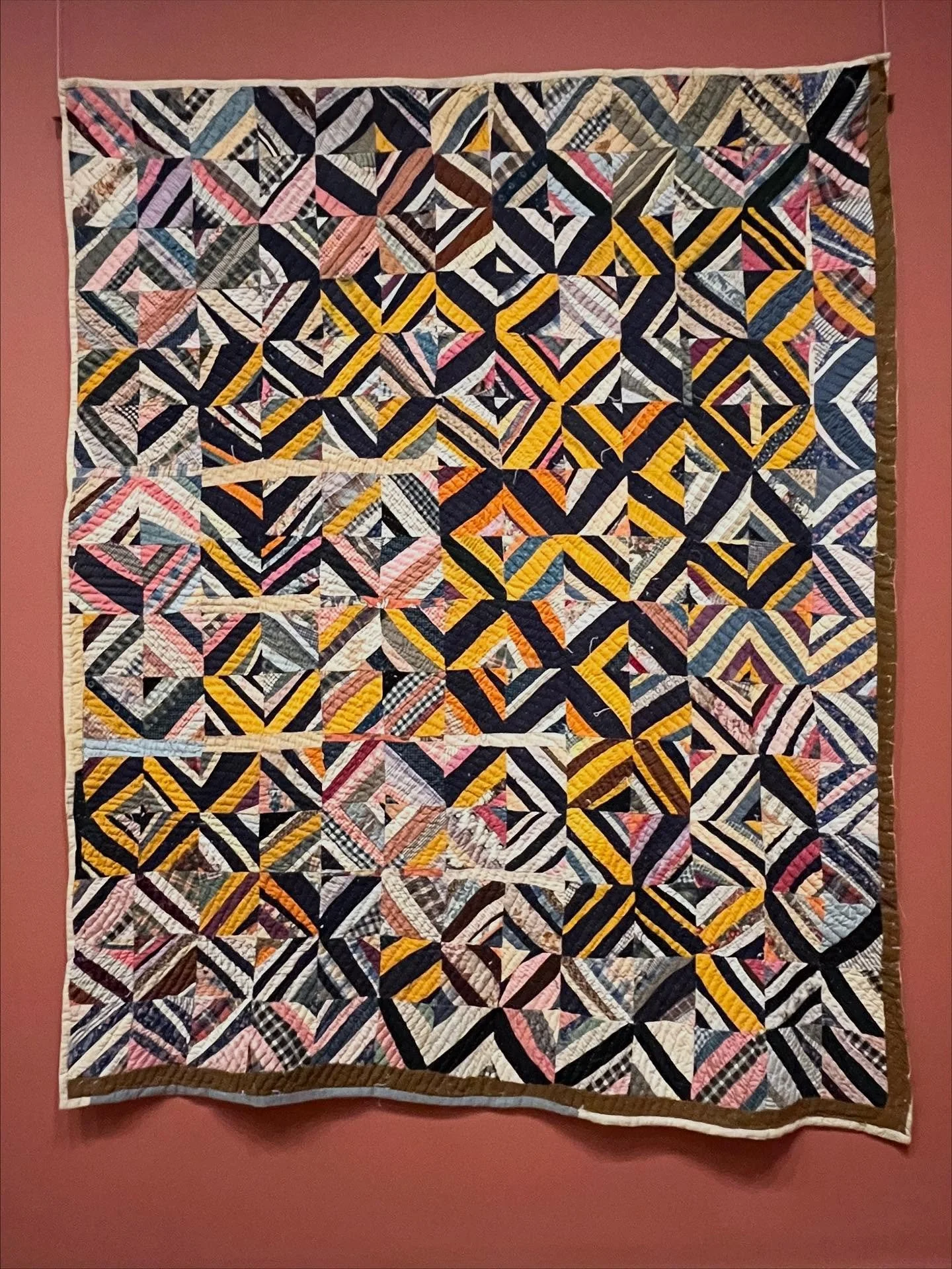 Exploring indigo and quilt-making at @taftmuseum in Cincinnati - a sneak peek from my visit yesterday with @susankingartwork. 

The exhibit features stunning indigo quilts from around the world, on loan from @internationalquiltmuseum. We were thoroug