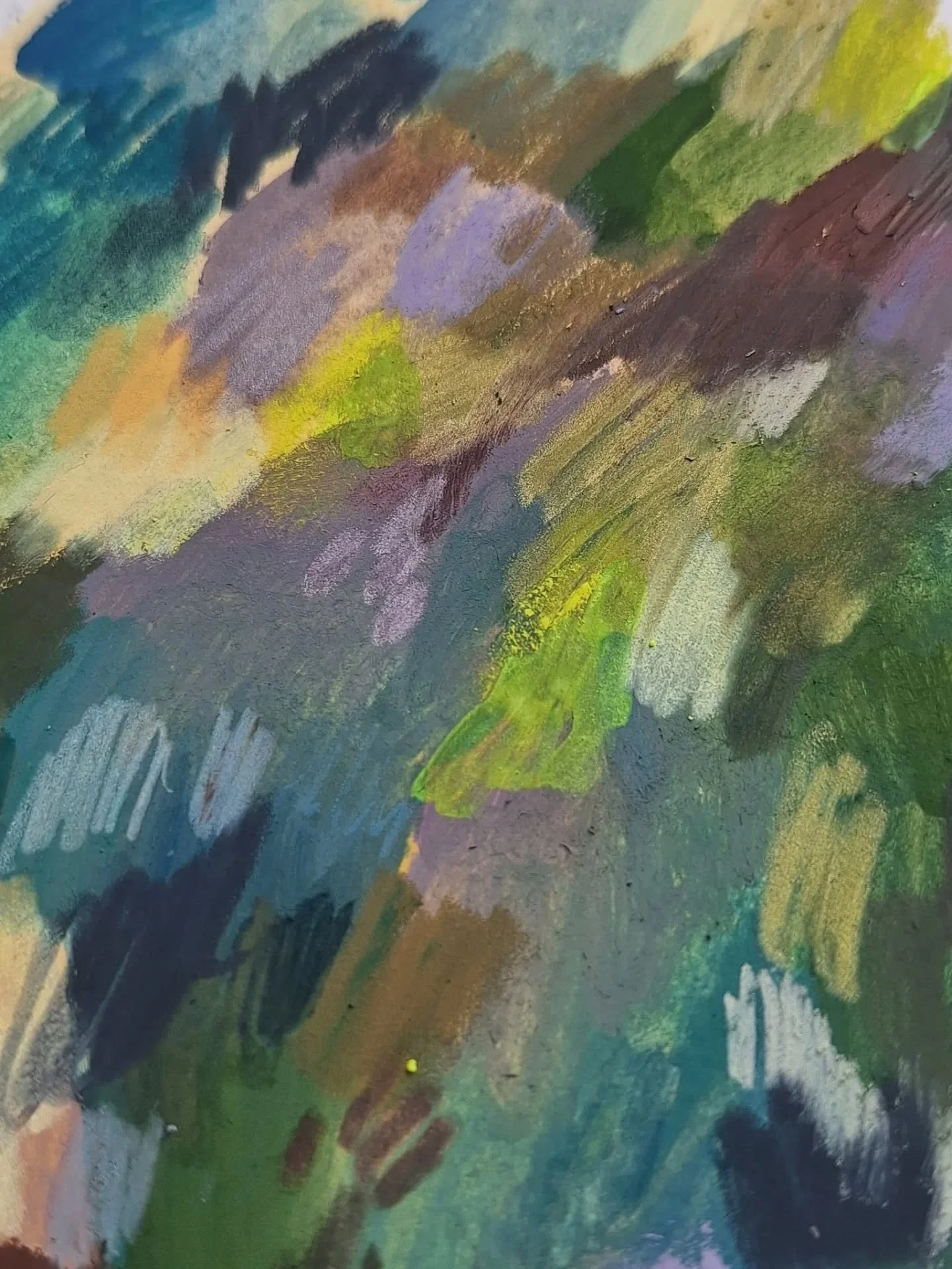 I bought this fluorescent poster paint in a bits and bobs shop on my recent trip to taiwan - its honestly the best thing in person but still fails on the scanner test - anyone have tips on scanning fluorescents? 
#illustrationartists #artstudıo #chil