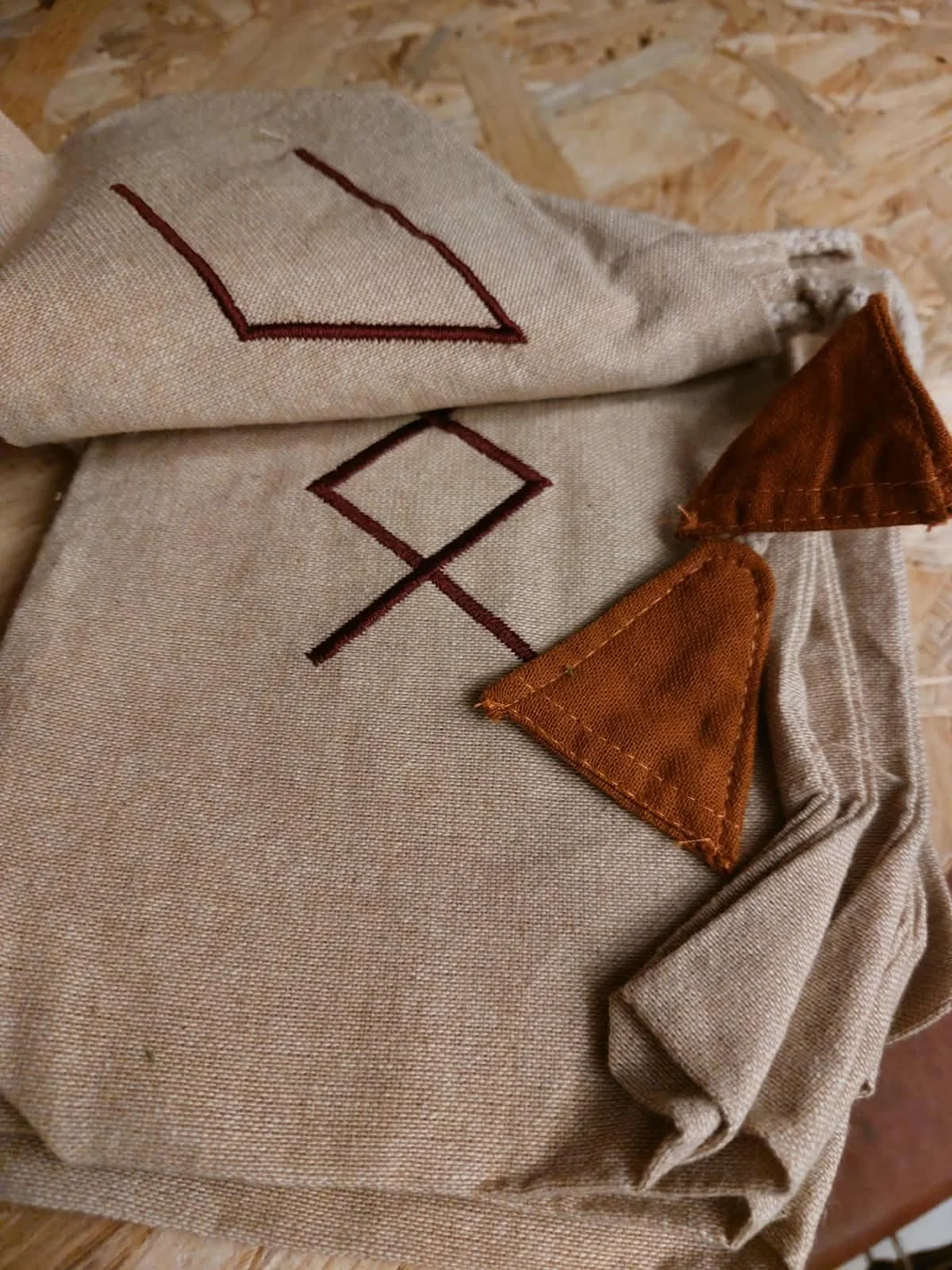 Drapeaux tibétains, runes ou astrales