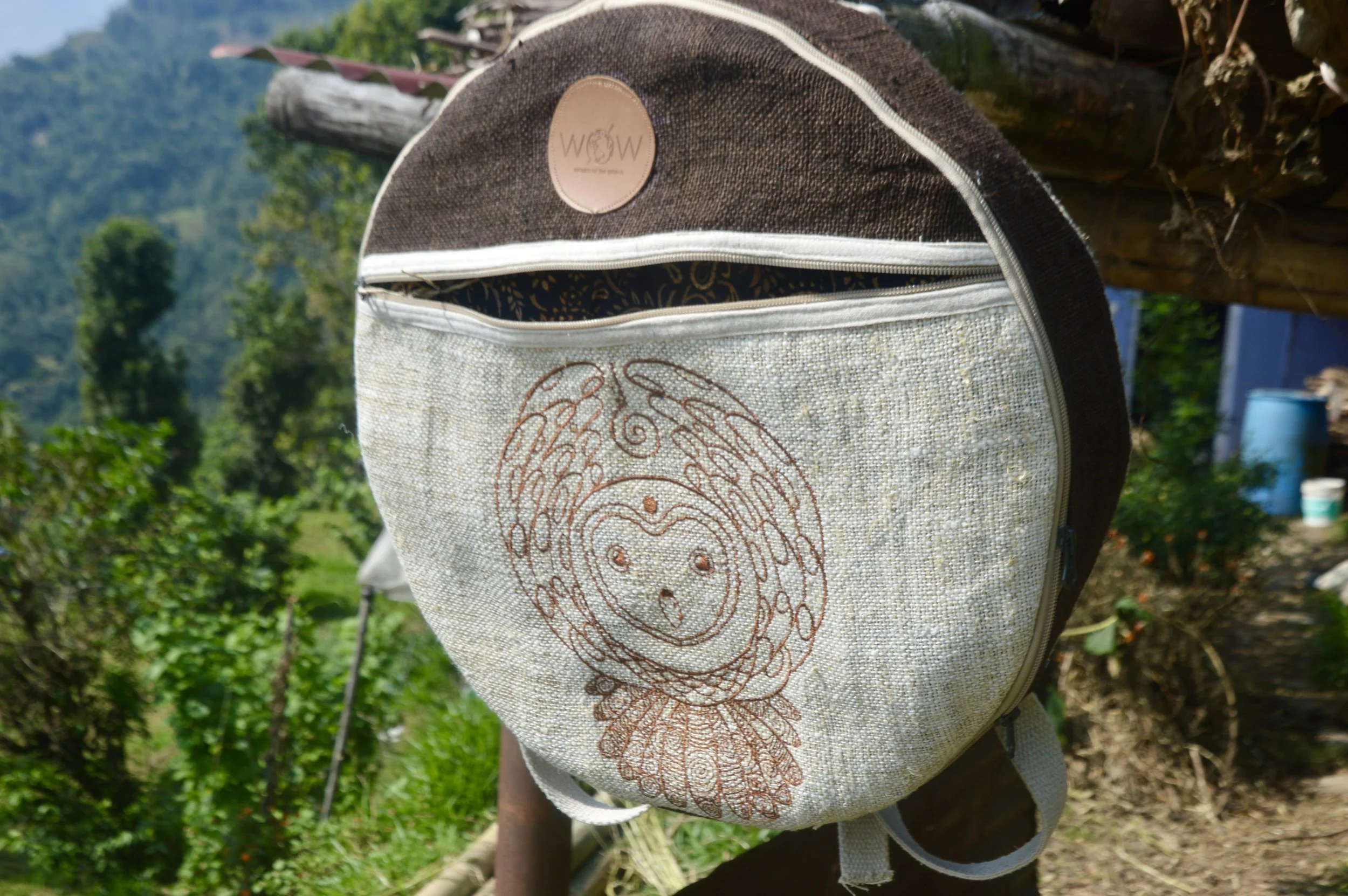 chouette marrron sac à dos.JPG