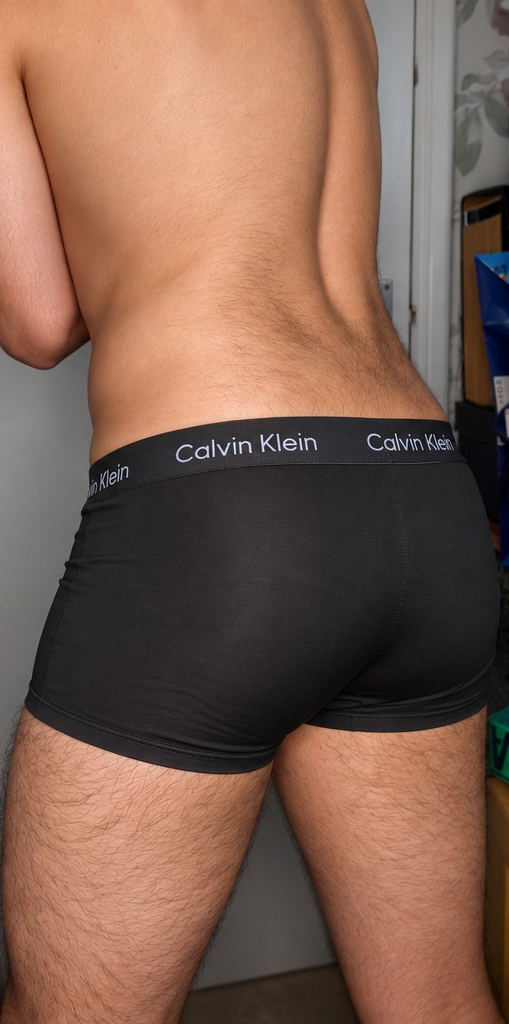 calvin-klein_back.png