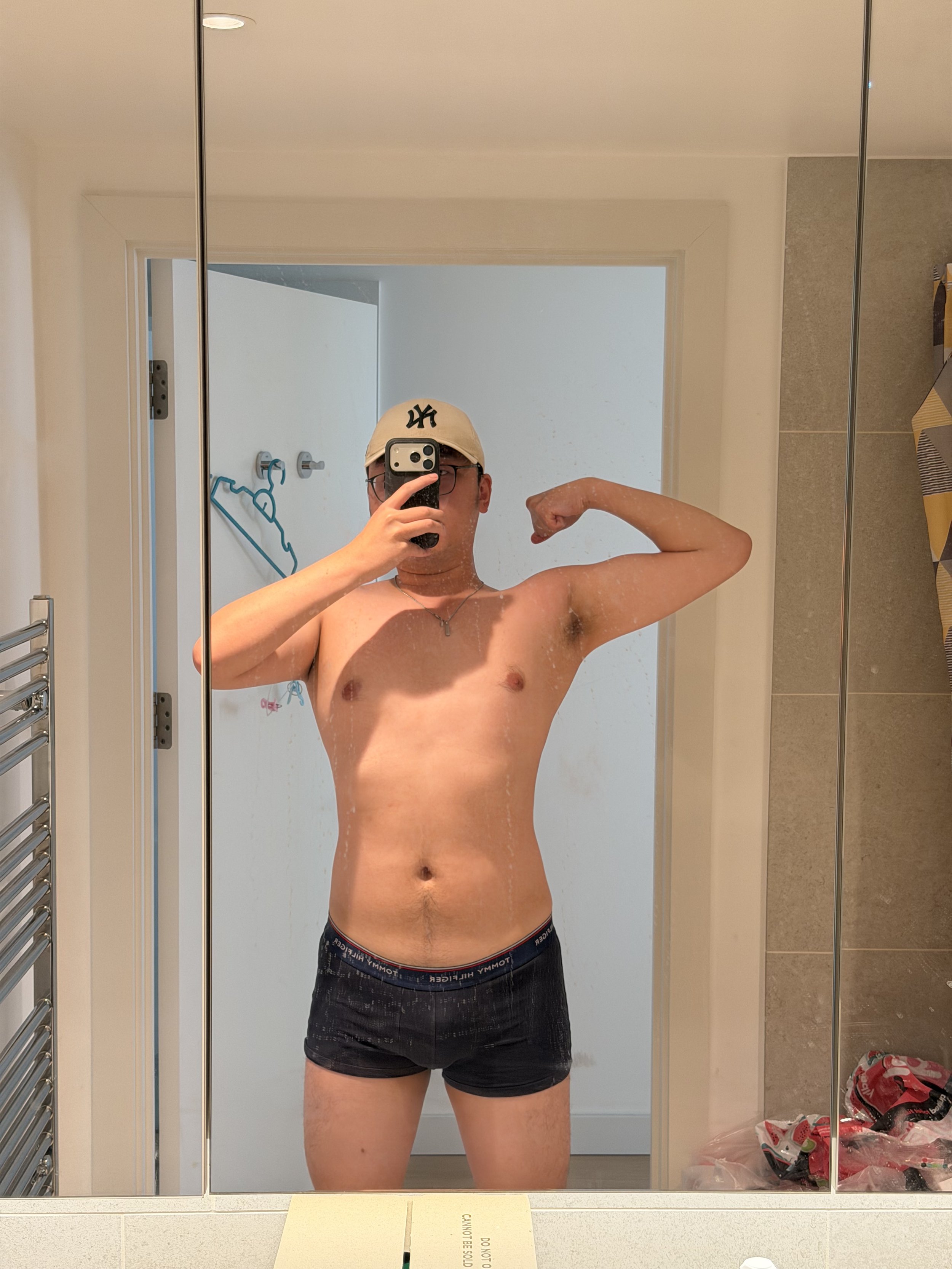 Chamxter's Low-rise Tommy Hilfiger Briefs