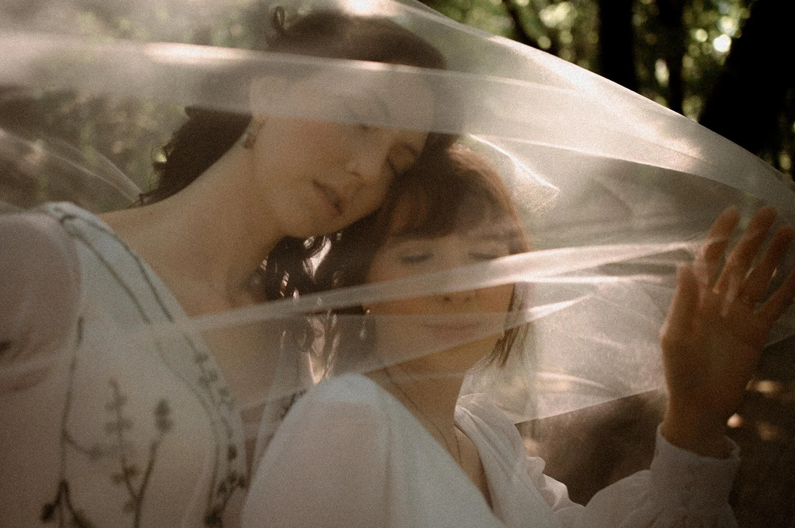 Same sex elopement photographer Austria