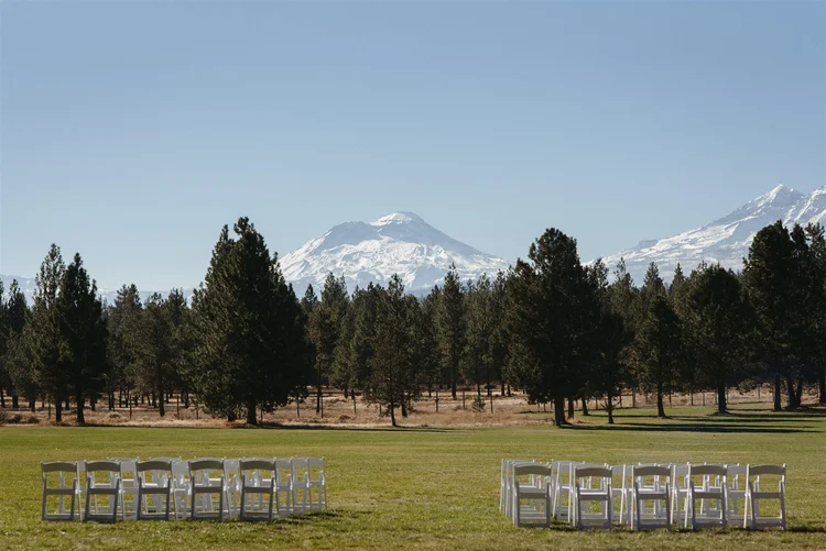 Sisters Oregon Intimate Wedding Guide [ Updated for 2024 ]