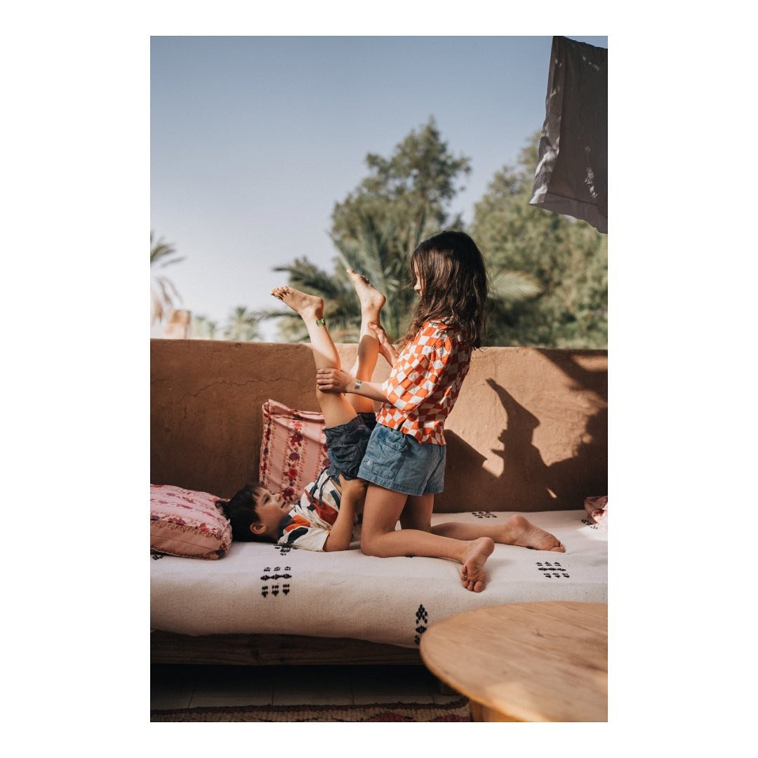 Le cours de gym du samedi matin (dans un cadre un peu plus sympa qu&rsquo;un gymnase lyonnais 😉)
.
30/100 du #100daysoflumi&egrave;re2024 
.
#100dol2024_almondinephotographie #photographelyon#marocwithkids #voyagemaroc