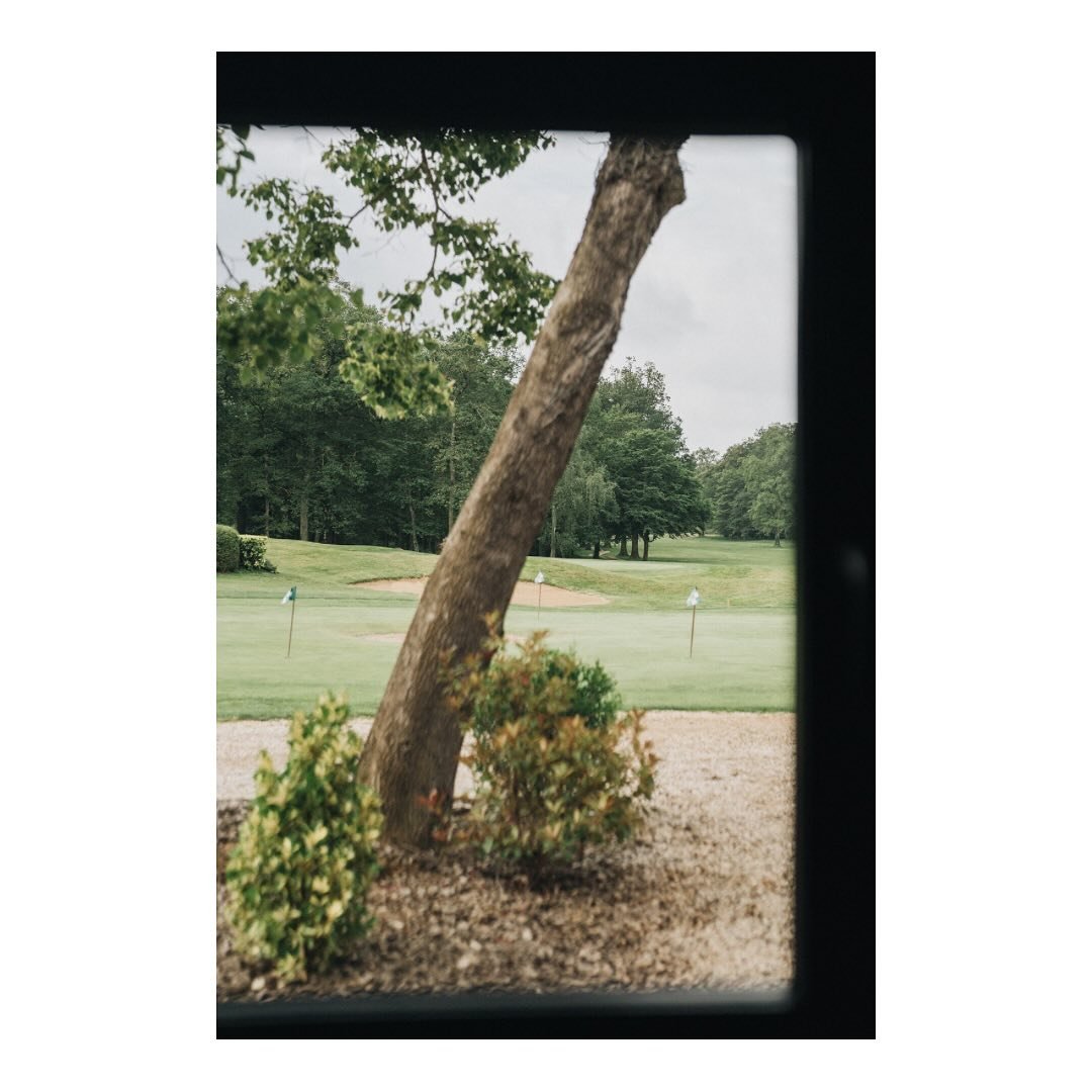 Il y a quelque temps, j&rsquo;ai r&eacute;alis&eacute; un reportage photo pour le @golfdelabresse 

L&rsquo;objectif ? Mettre en valeur ce lieu unique en capturant ses dimensions esth&eacute;tique et humaine avec une approche artistique forte.

J&rsq