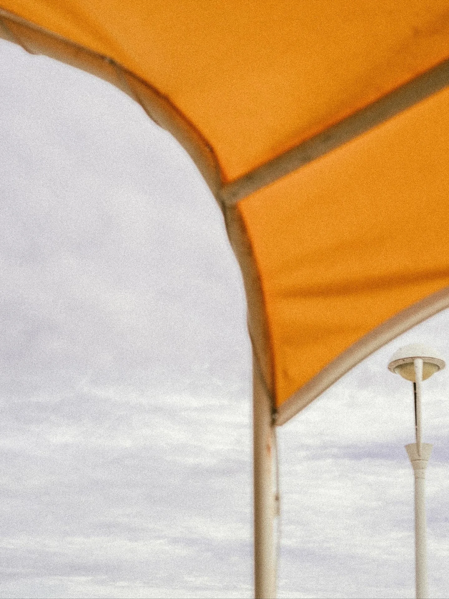 La photo finale vs la sc&egrave;ne g&eacute;n&eacute;rale et ce qui m&rsquo;a inspir&eacute;e. 
Les lignes et les couleurs bien s&ucirc;r 😉

&Ccedil;a vous plairait plus de partages qui montrent l&rsquo;envers du d&eacute;cor ?