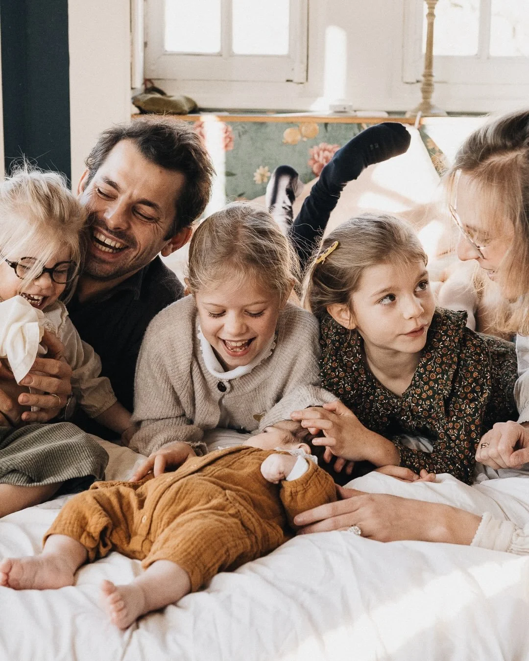 La vie chez vous ❤️🌪️

J&rsquo;aime quand &ccedil;a vit.
Quand les enfants bougent, rient, s&rsquo;agitent, et que rien n&rsquo;est vraiment pr&eacute;vu.

Je cr&eacute;e des portraits en mouvement, et d&rsquo;autres plus calmes aussi (parce qu&rsqu