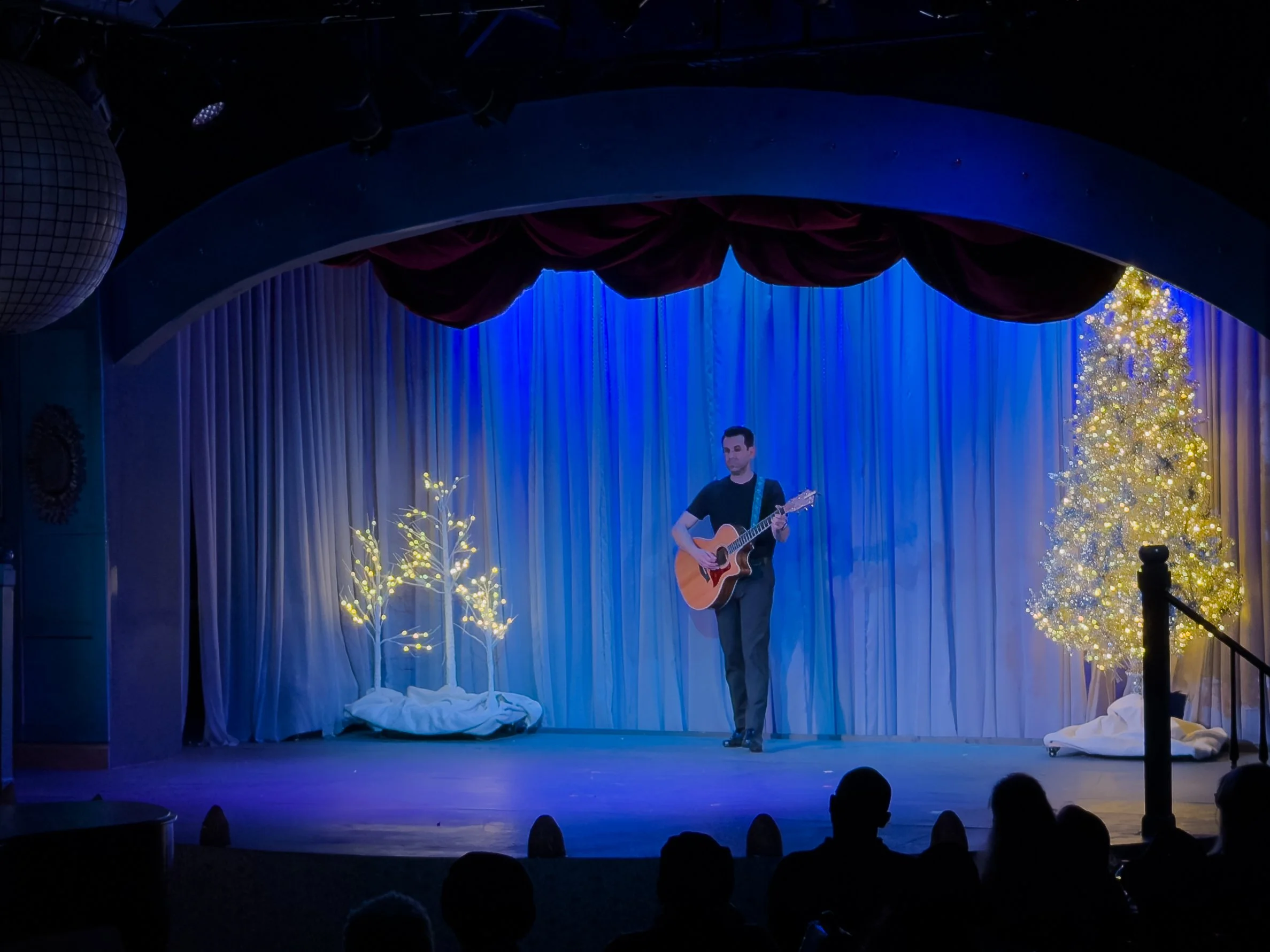 Gutman singing "Holiday Song" 