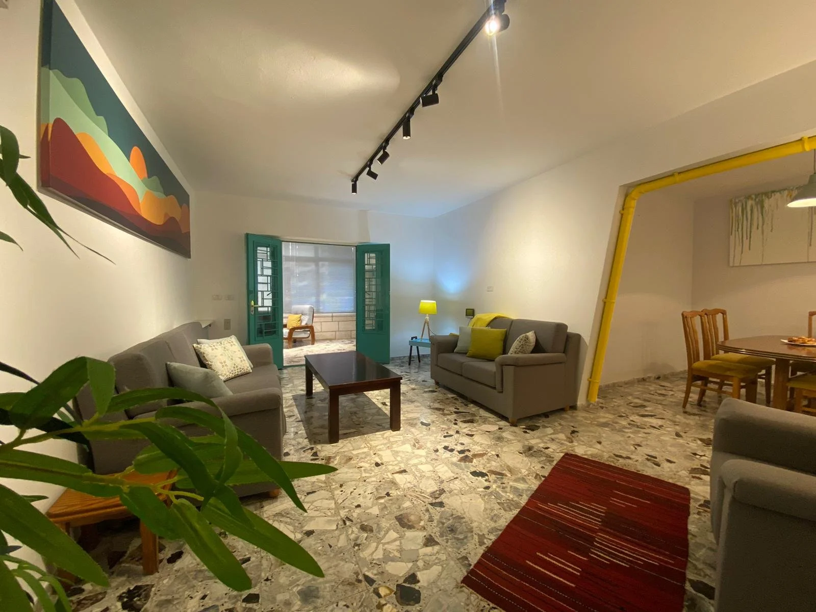 ec3f7663-ffe7-4d2d-8b2f-02125b99519f.jfif