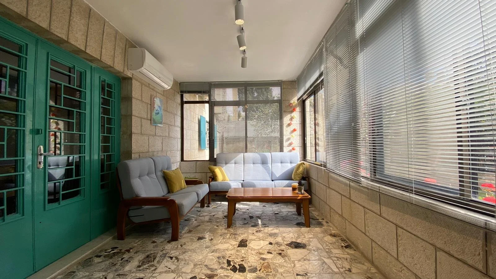 789a4fe7-9841-4e02-aef8-a0a731b7640f.jfif