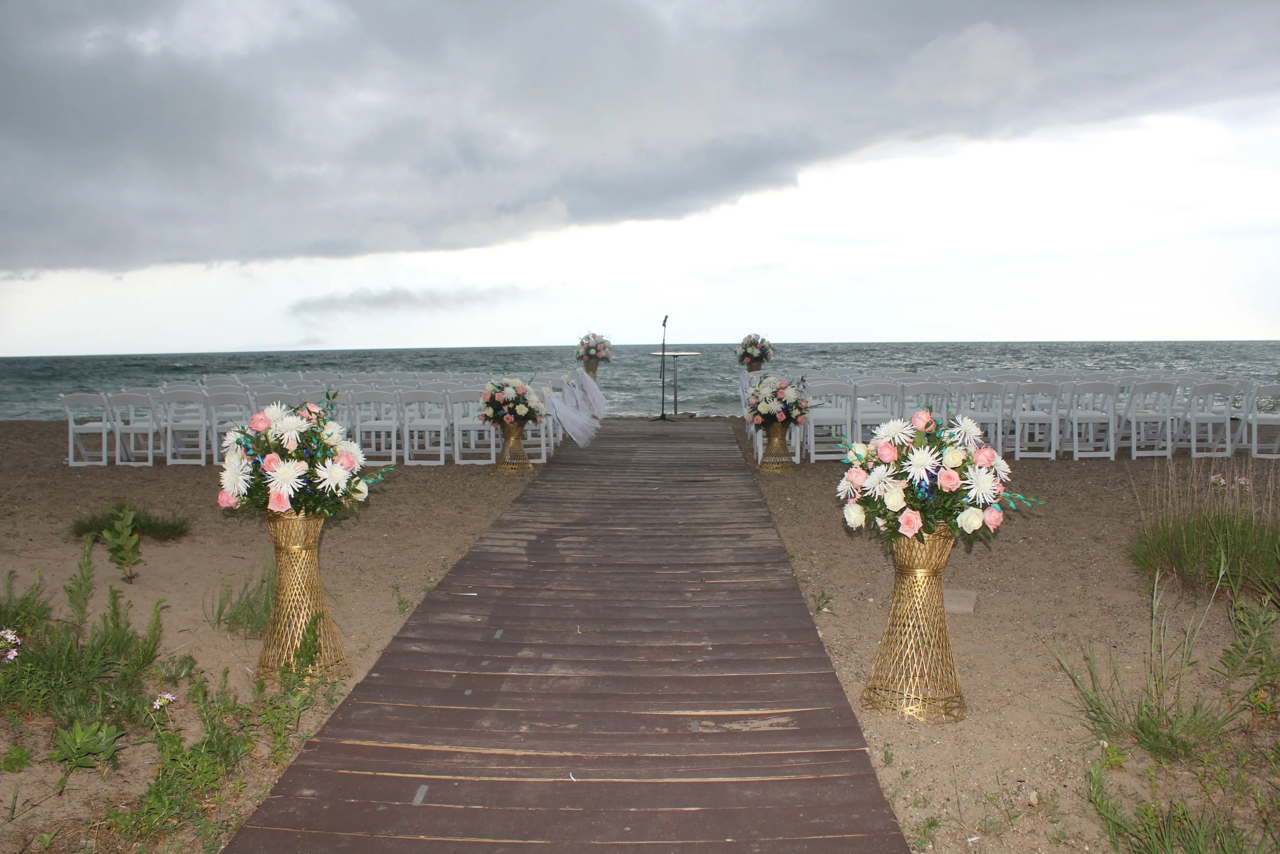 VINTAGE WICKER (2).JPG