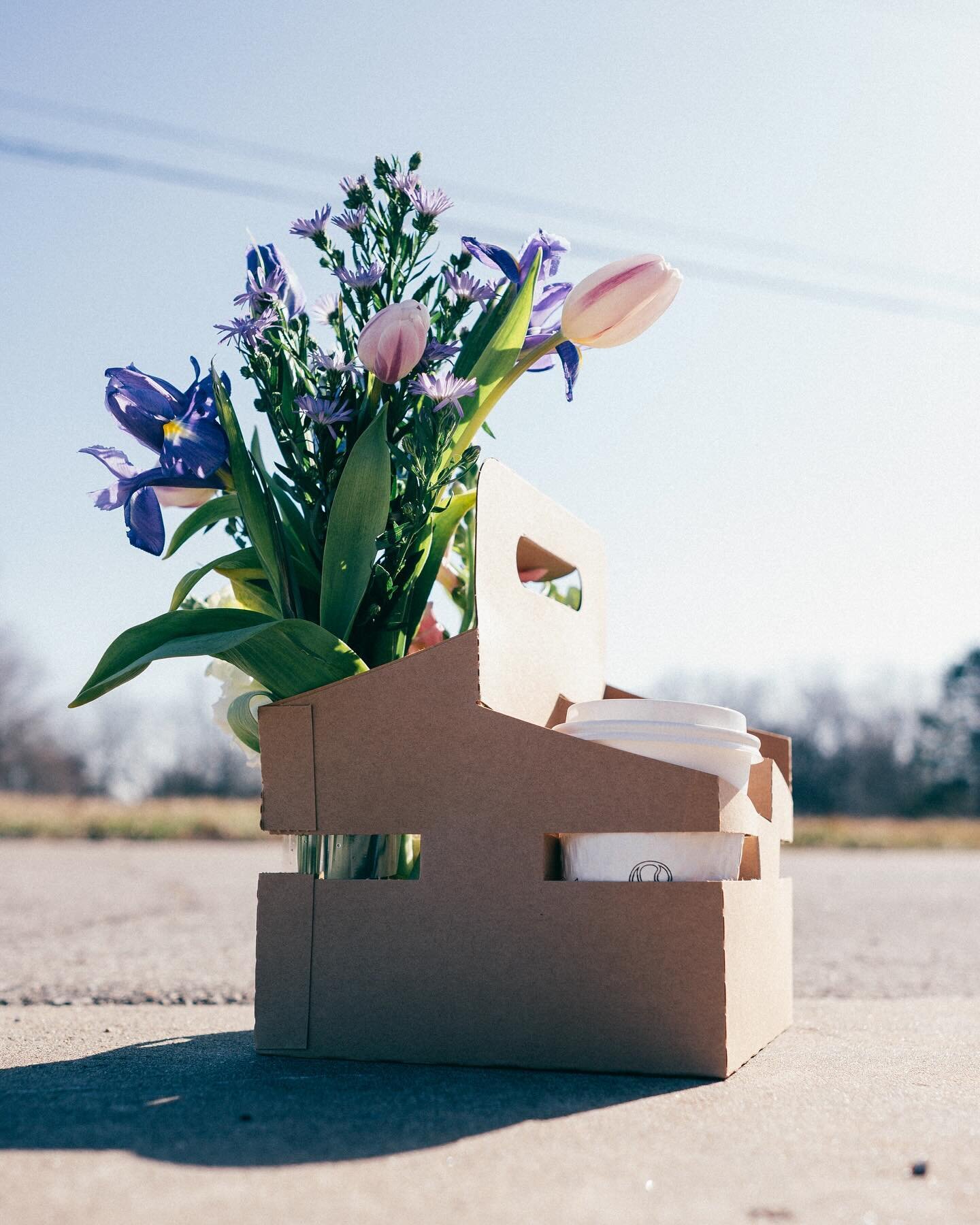 Next week&rsquo;s weather has us buying flowers and drinking coffee all day long! 🤩💐