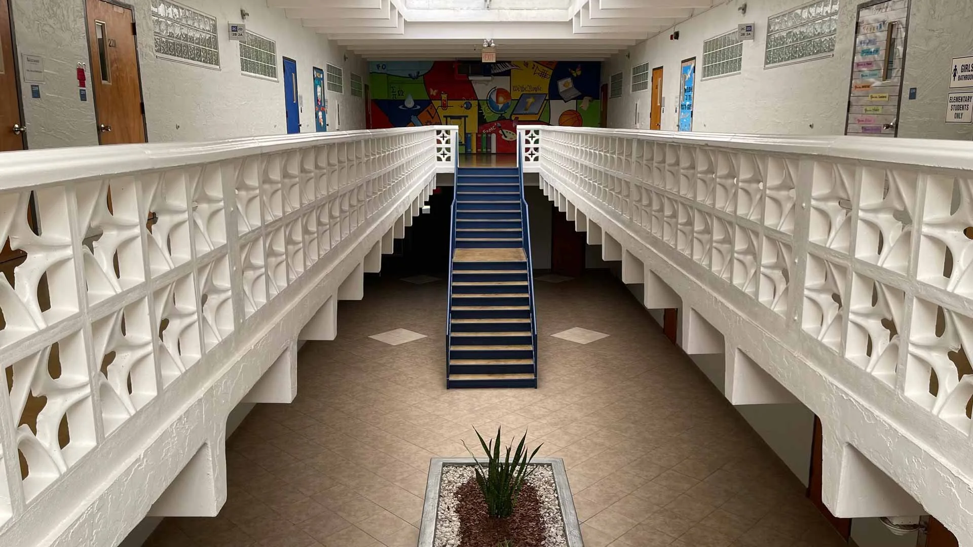 Hallway.jpg