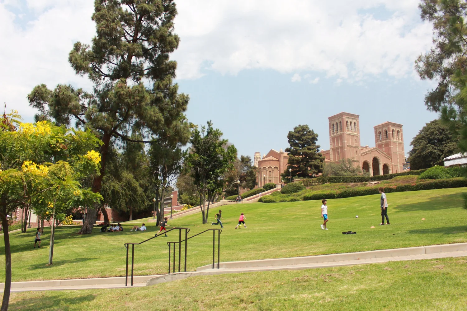 What resources are there for UCLA grad students — ASUCLA