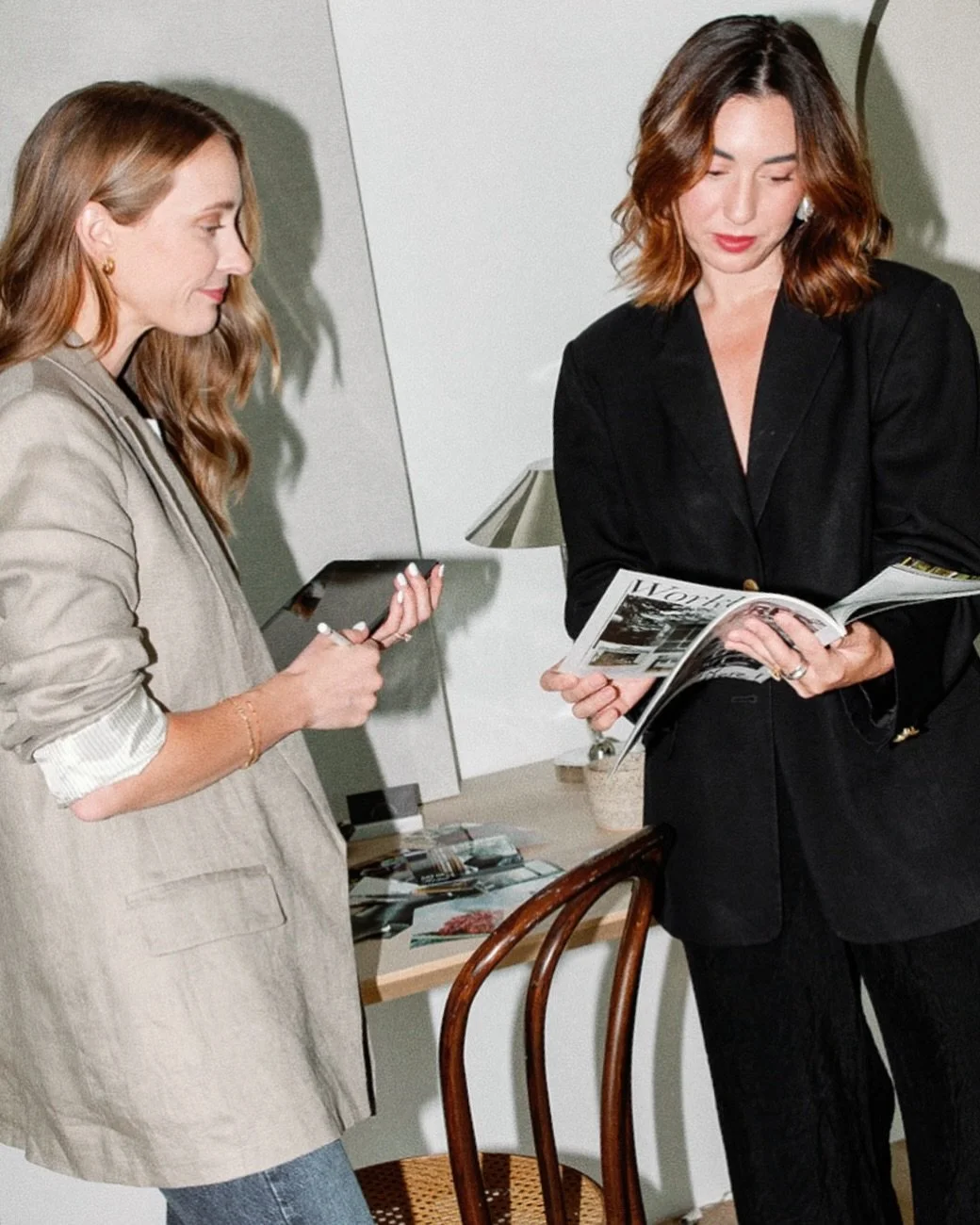 Chosen &ldquo;coworker&rdquo; !

Creating art together is where the magic really happens. Pair any of my design services with our signature photoshoot experience, coordinated by me and captured by Natalie, for imagery that&rsquo;s clean, cohesive, on