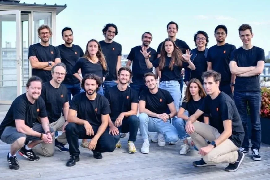 Mistral AI lève 830 millions de dollars