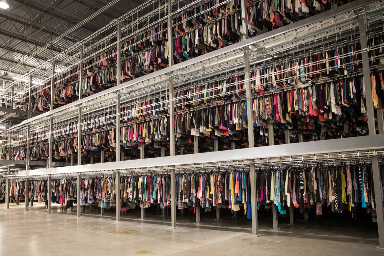 Goodwill automatise la mode de seconde main grâce à l’IA 