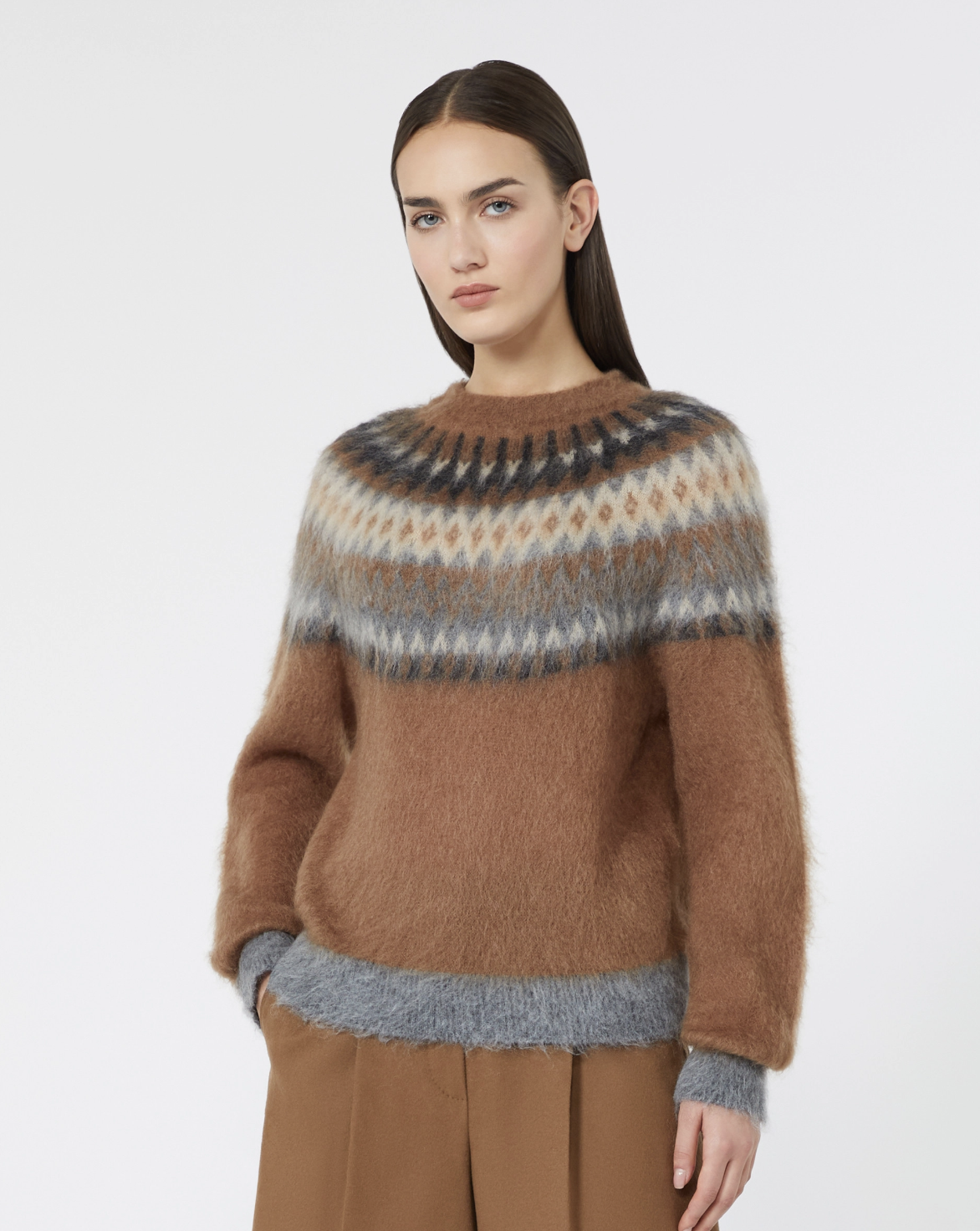 MAx-Mara-AI-mannequins-Artcare-3.png
