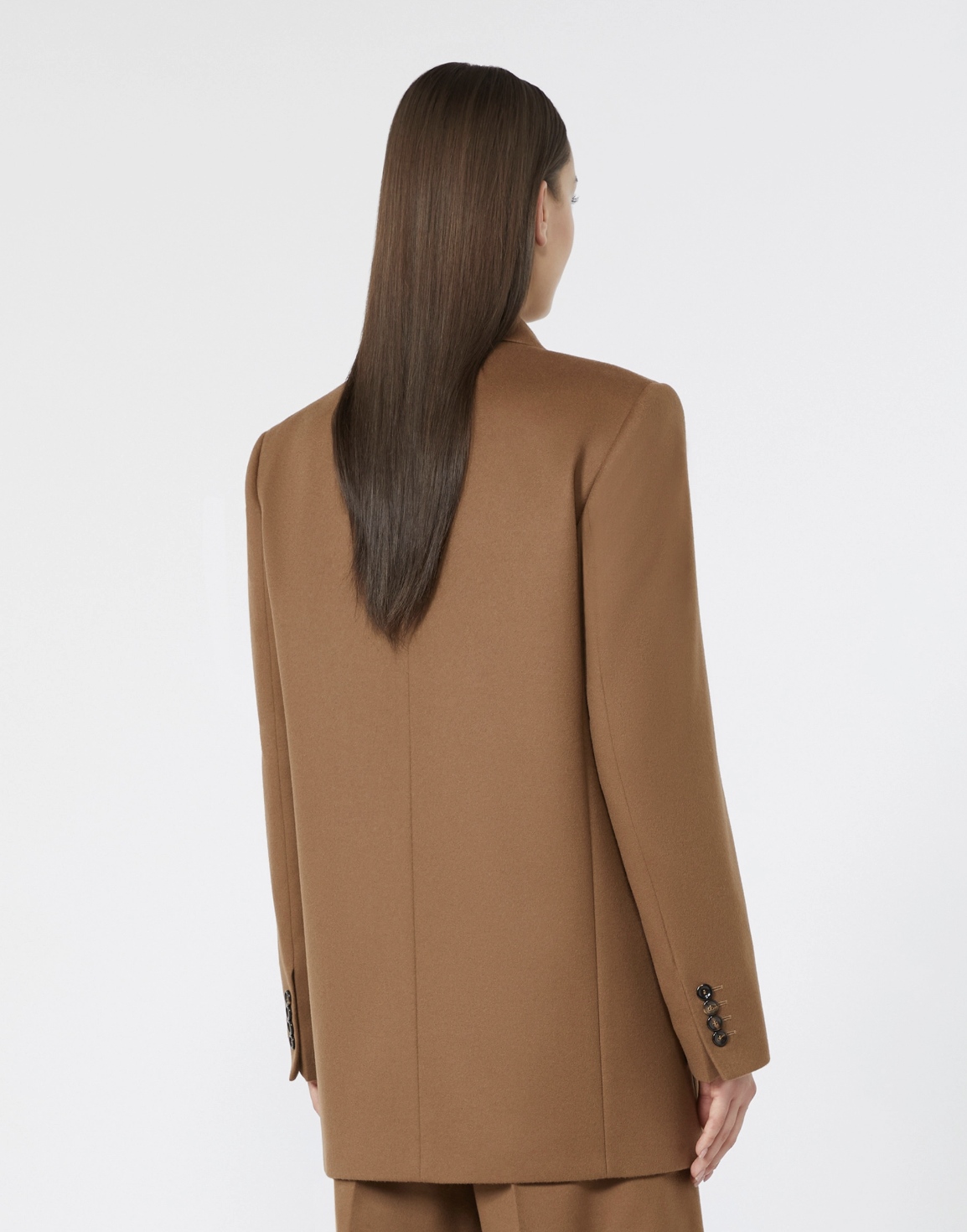 Max-Mara-IA-LOOK-BACK-Artcare-7.png