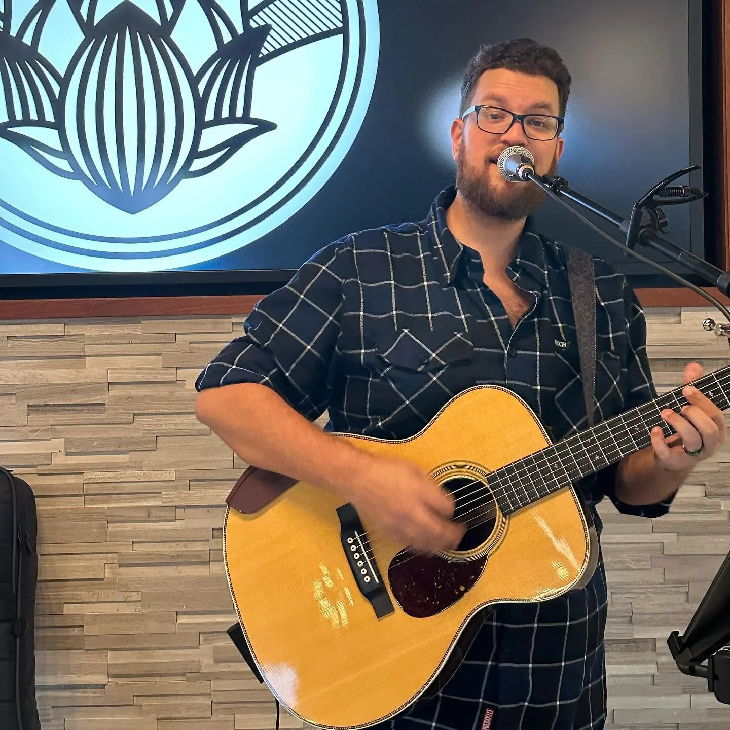 Live Acoustic Wednesdays at Garten