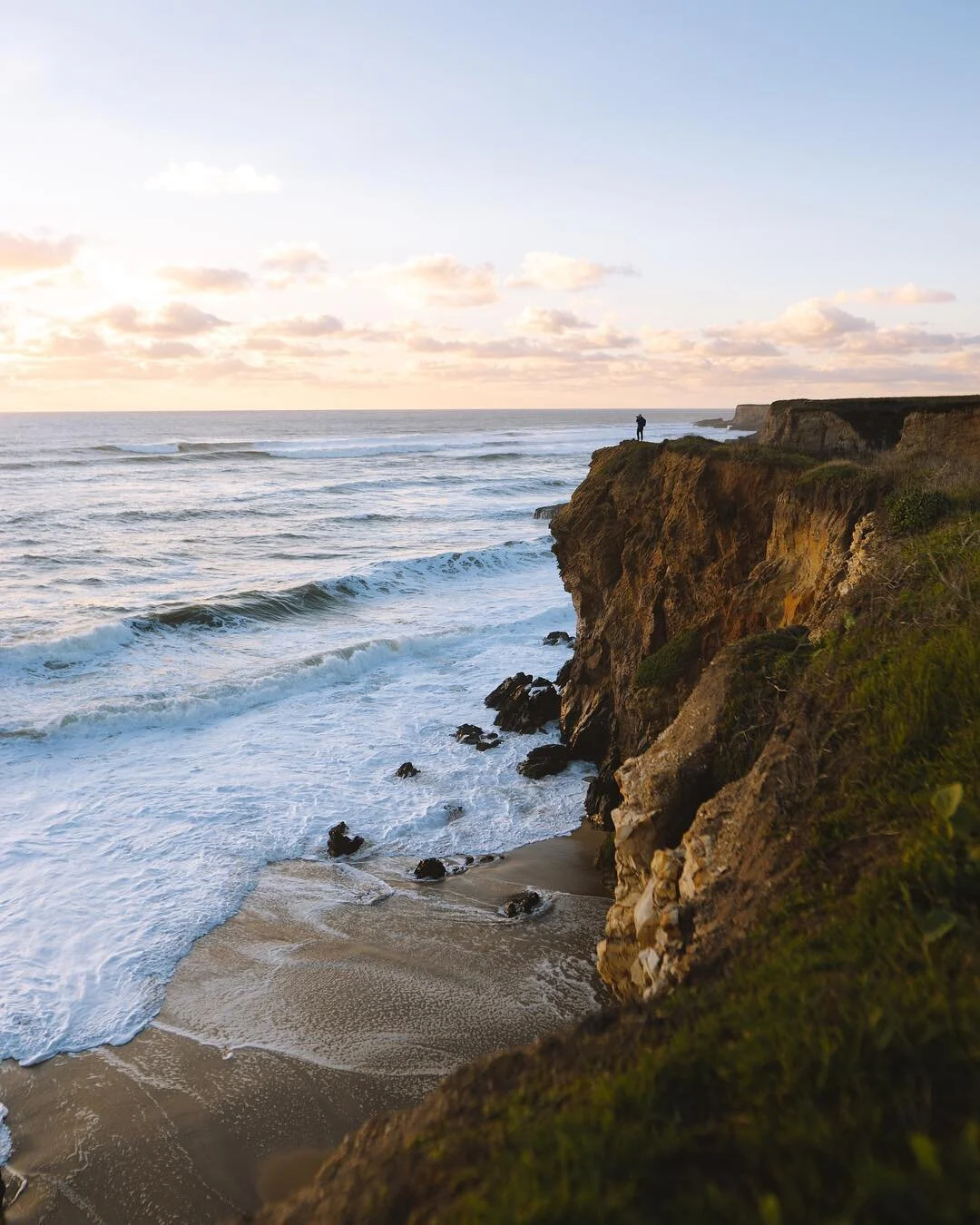 Despite our Yosemite plans falling through due to closed roads and stormy weather. We still managed to have a solid mid week send down the coast.
.
.
.
.
.
#sanfrancisco #beach #goldengatebridge #stayandwander #california #stayandwander #rei1440proje