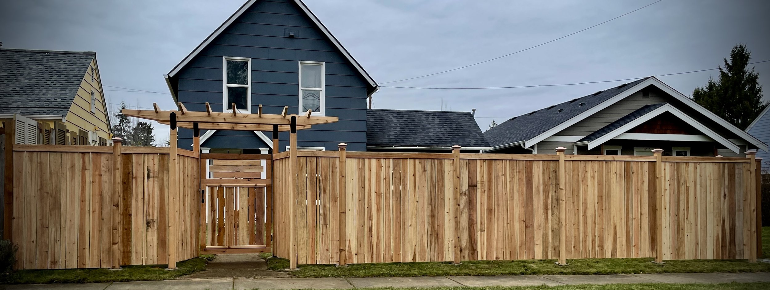 cedar-privacy-fence-01.jpg