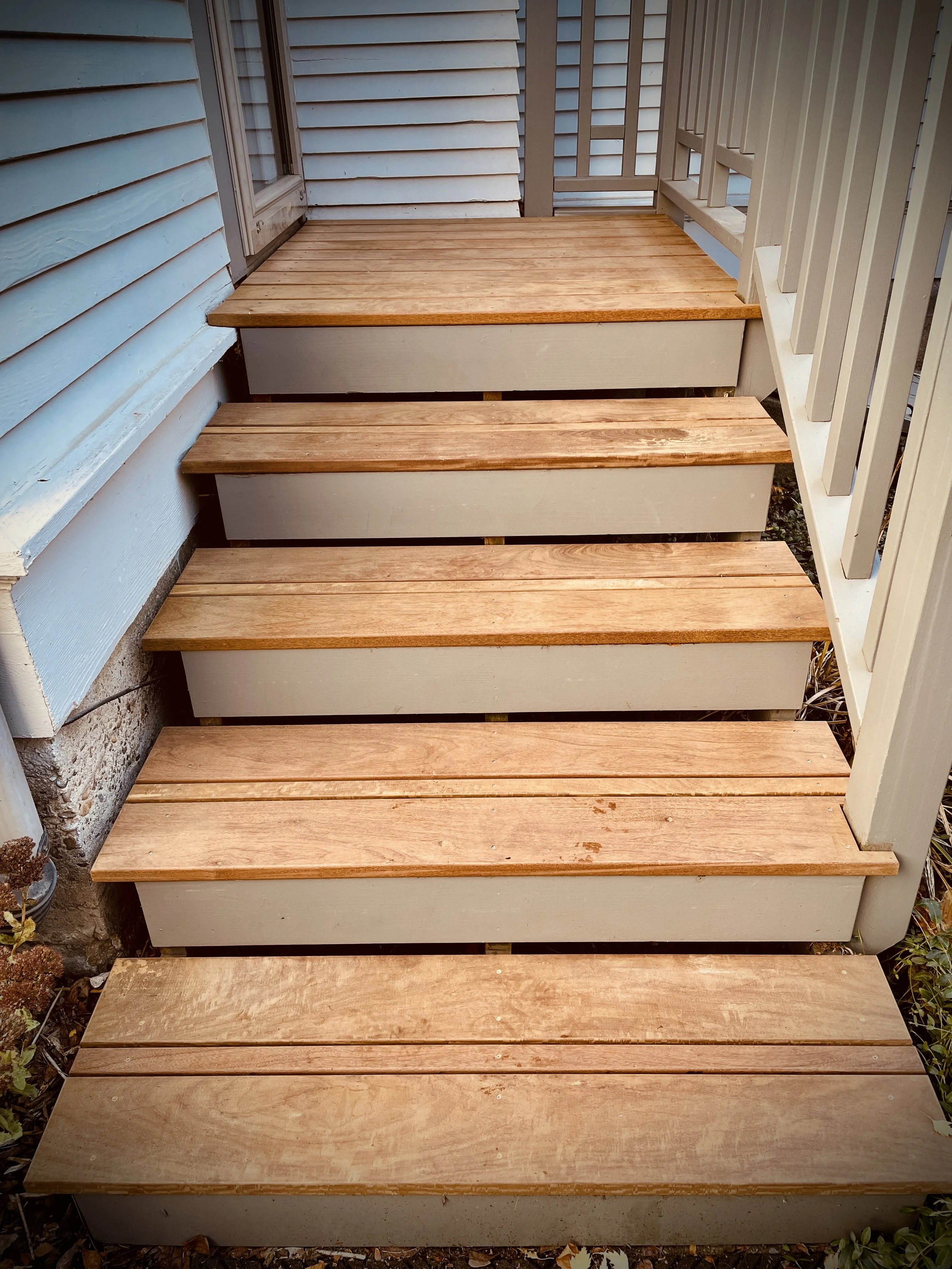 back-stairs-after.JPG