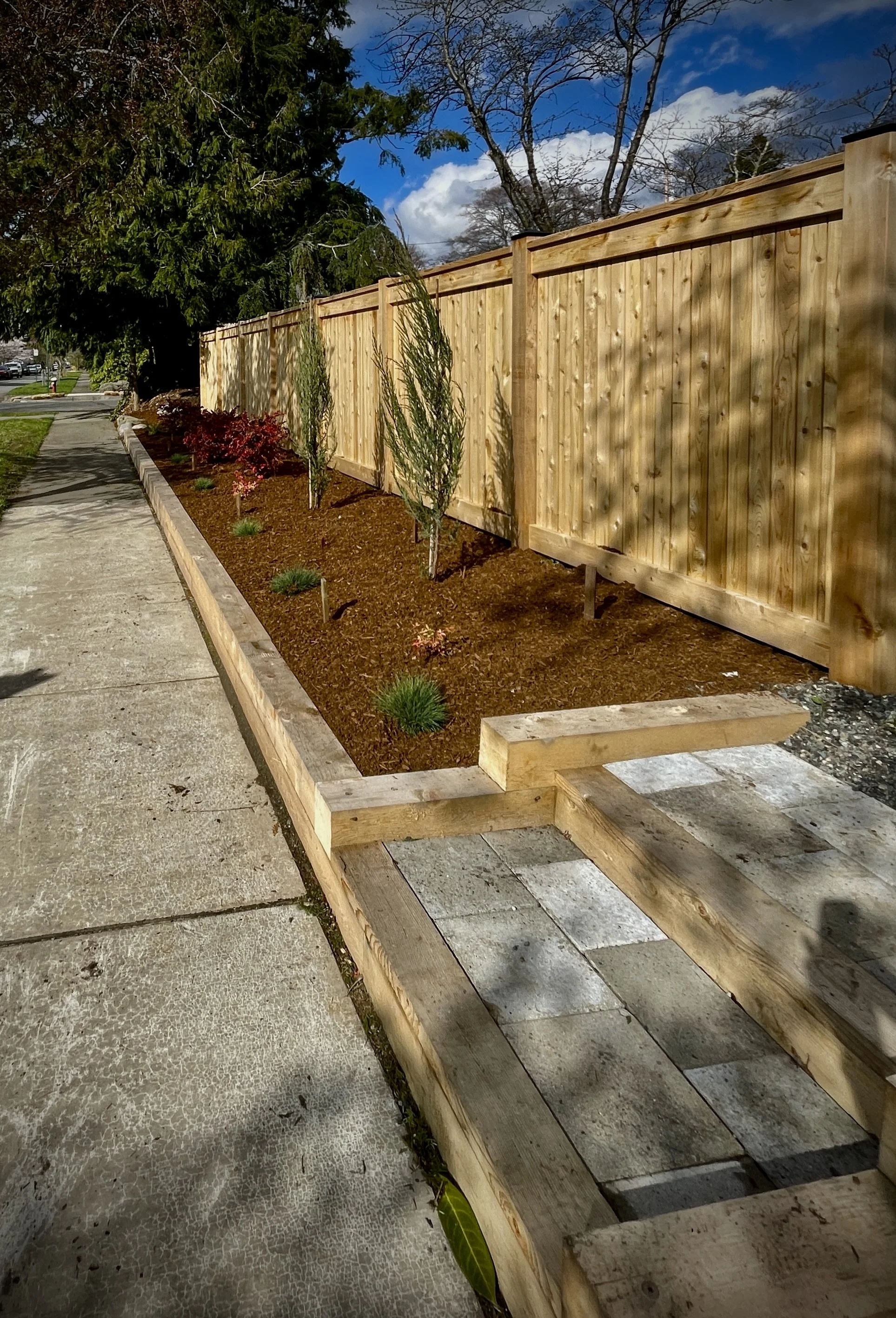 custom-cedar-fence-02.JPG
