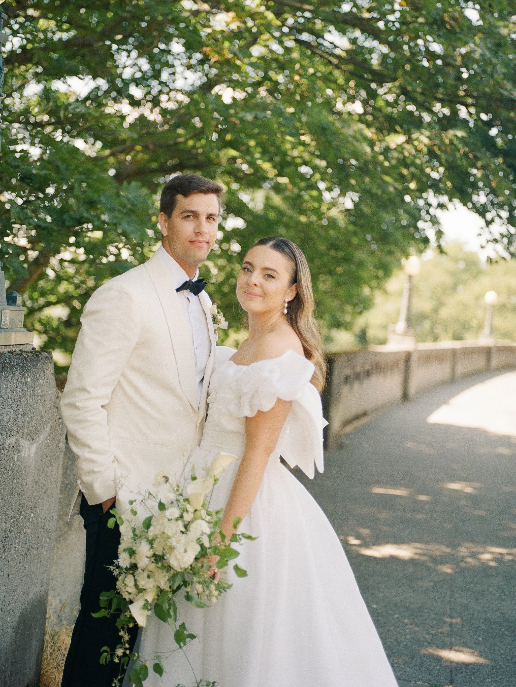 Summer in Seattle is so close! Looking back at R &amp; AJ&rsquo;s Admirals House wedding, and getting so excited for all of this year&rsquo;s celebrations 🤍

Vendors
planning &amp; design - @areneeweddings
photography - @jandlphotography
flowers - @