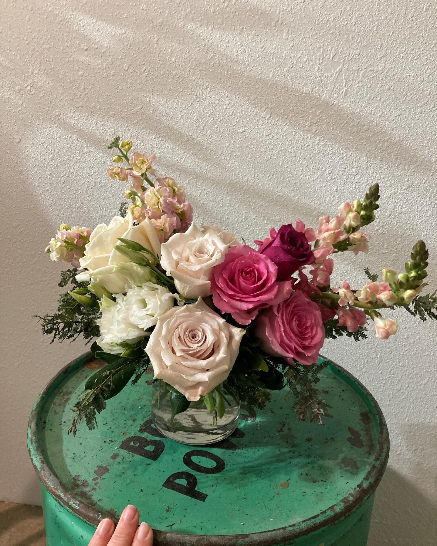 Look at this Easter inspired cutie!! ❤️ @jesshelz 
.
.
.
.
#snapdragon #vasearrangement #flowerdelivery #vancouverwa