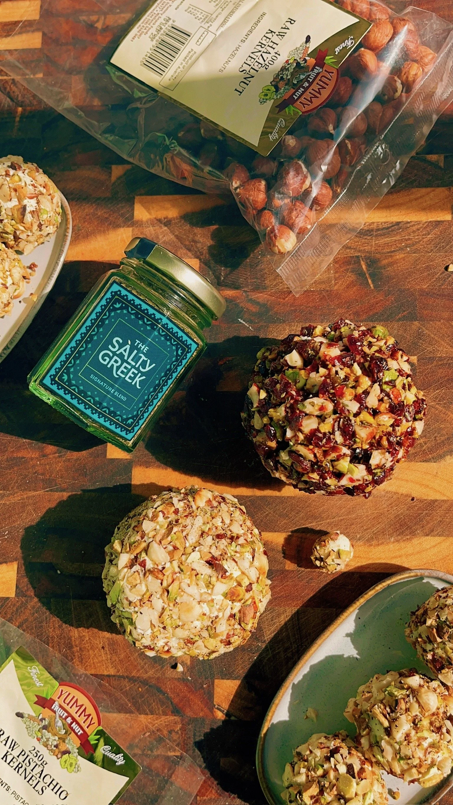 Christmas Cream Cheese Balls!