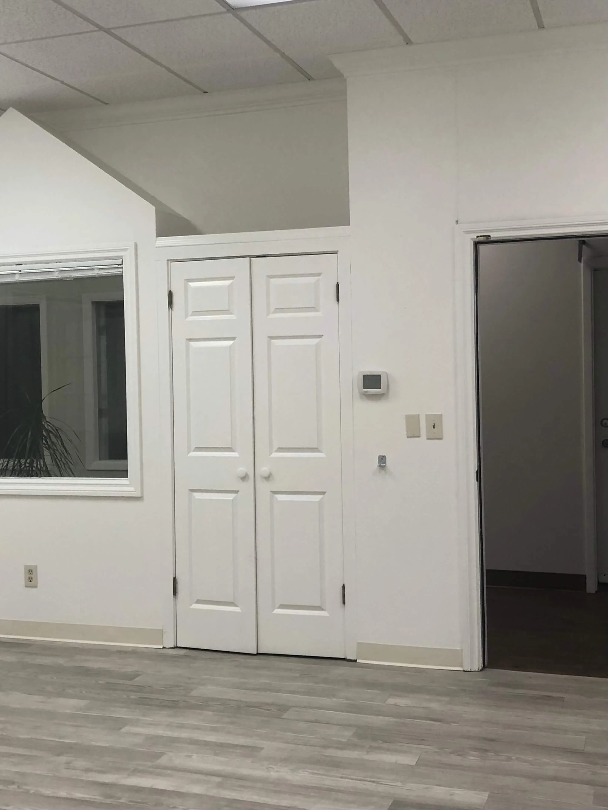 Simply-white-doors-benjamin-moore-Oregon.jpg