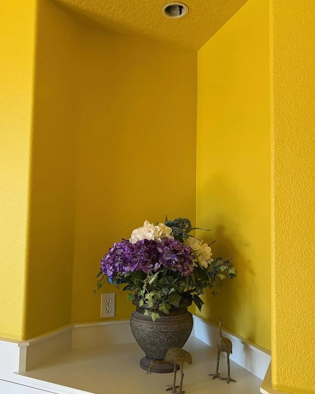yellow corner accent.jpg