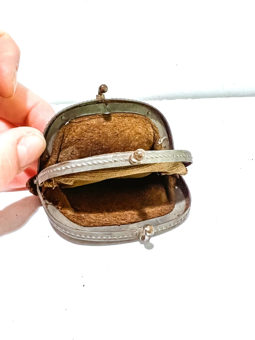 Vintage Leather Tri-Clasp Coin Purse — myrtle and mo