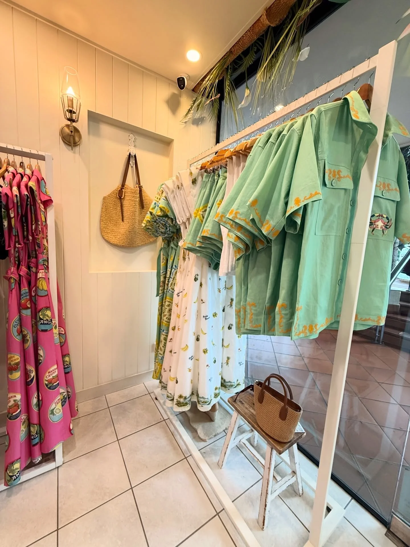 It's the most magical time of the year ✨&hearts;️ 

We're open daily from 10:00am. Come find your perfect Christmas outfit or gifts for loved ones! Gift Vouchers are always available too 🎁🎄

www.tshinta.com

Wishing you a wonderful day, see you soo