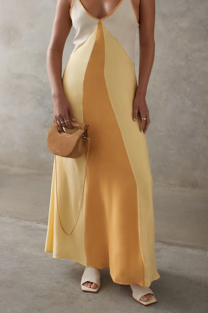 1527A_SU_PRIMA_DRESS_SUNSET_0161copy_898100d5-9219-40bc-b5ba-03c22a71f69c.jpg