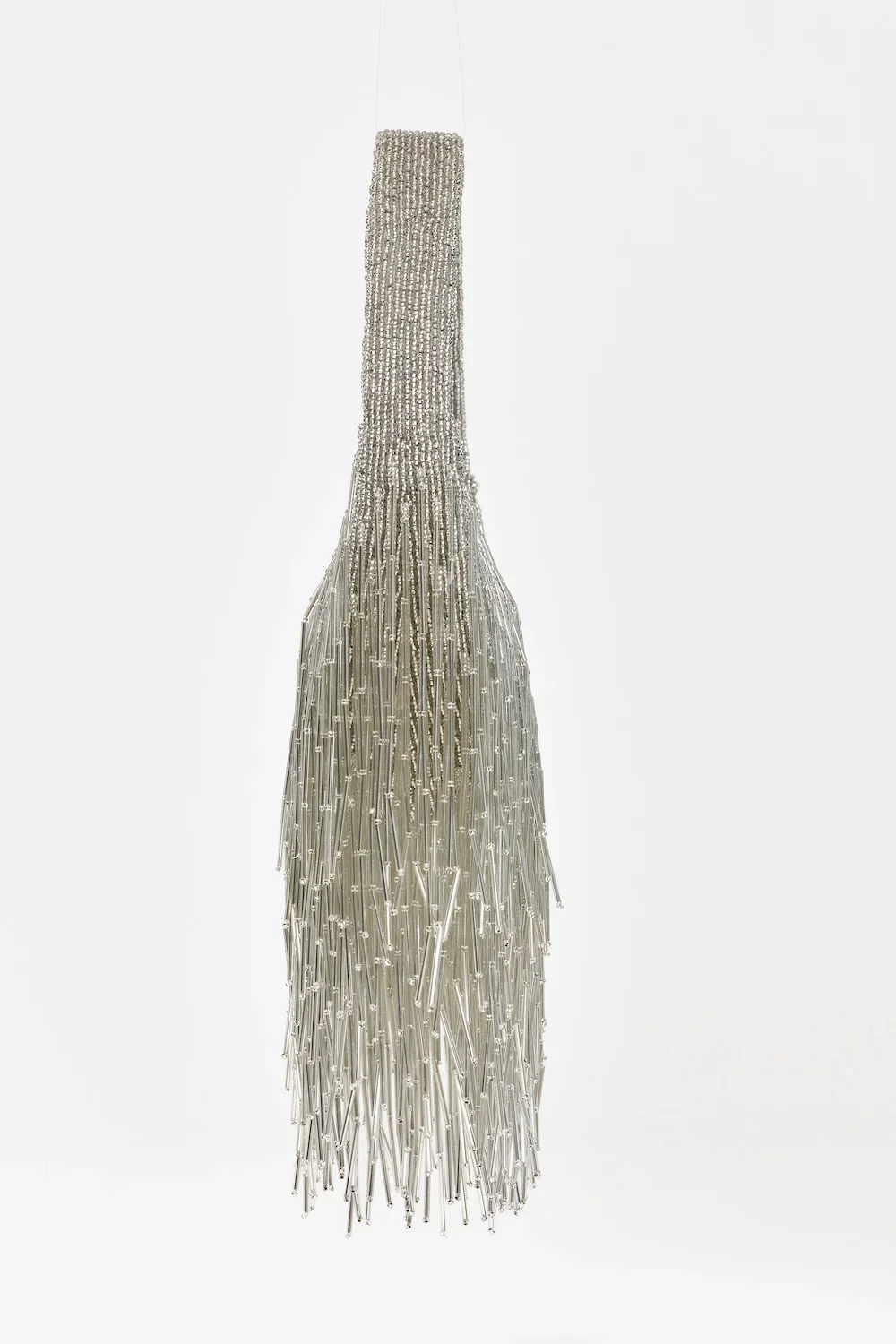 AJ260401H_DRIP_BIRCH_BAG-SILVER-2_2048x.webp