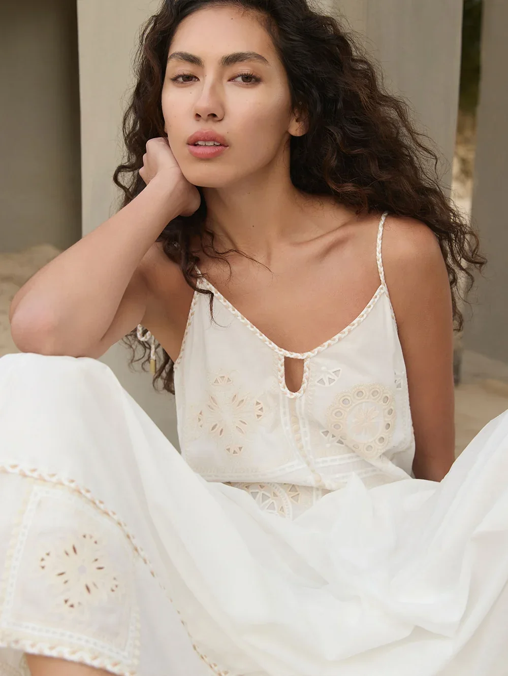 Delfi-Dress-Campaign-05.webp
