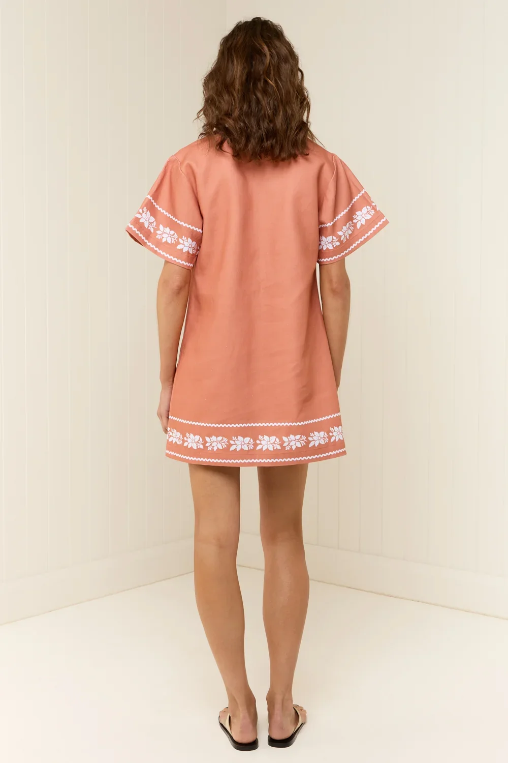 Lennon-Mini-Dress-Anana-soleil-fleur-palm-noosa2.webp