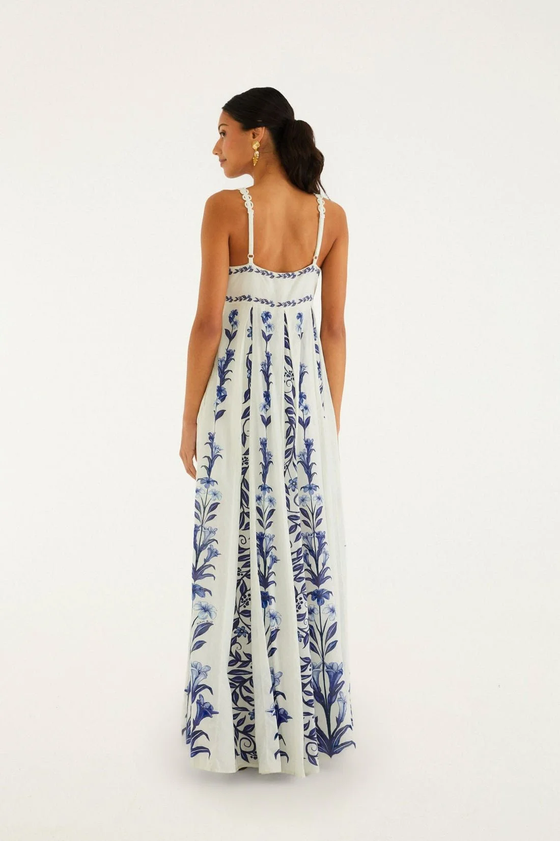 farm-rio-off-white-flowers-arch-pleats-maxi-dress_355503_2.jpg