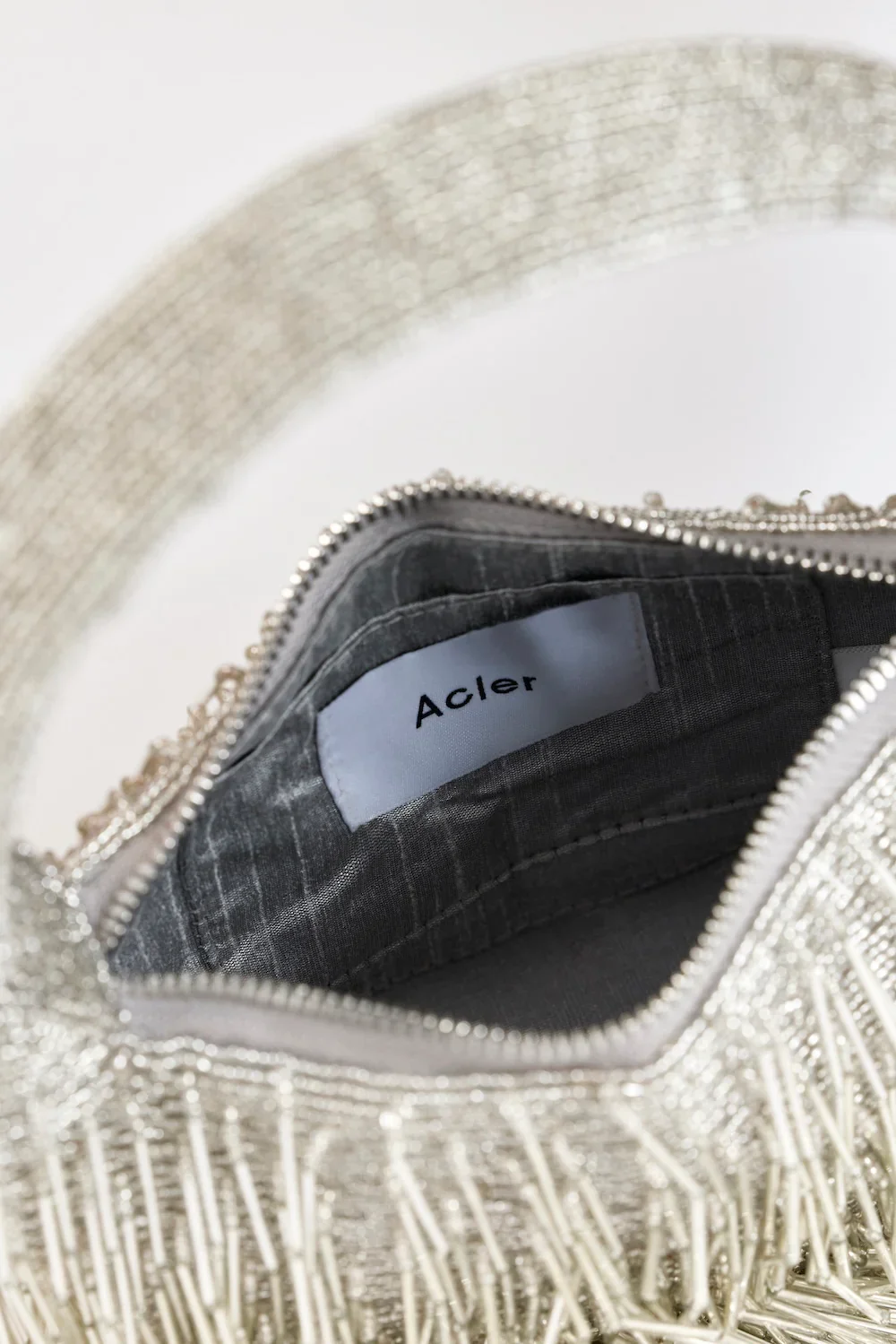 AJ260401H_DRIP_BIRCH_BAG-SILVER-4_2048x.webp