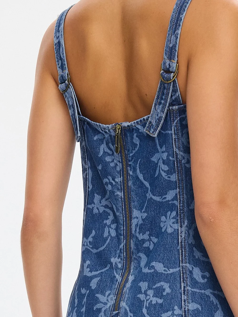 M144ELI_Oriana-Denim-Dress_Elina_4.jpg