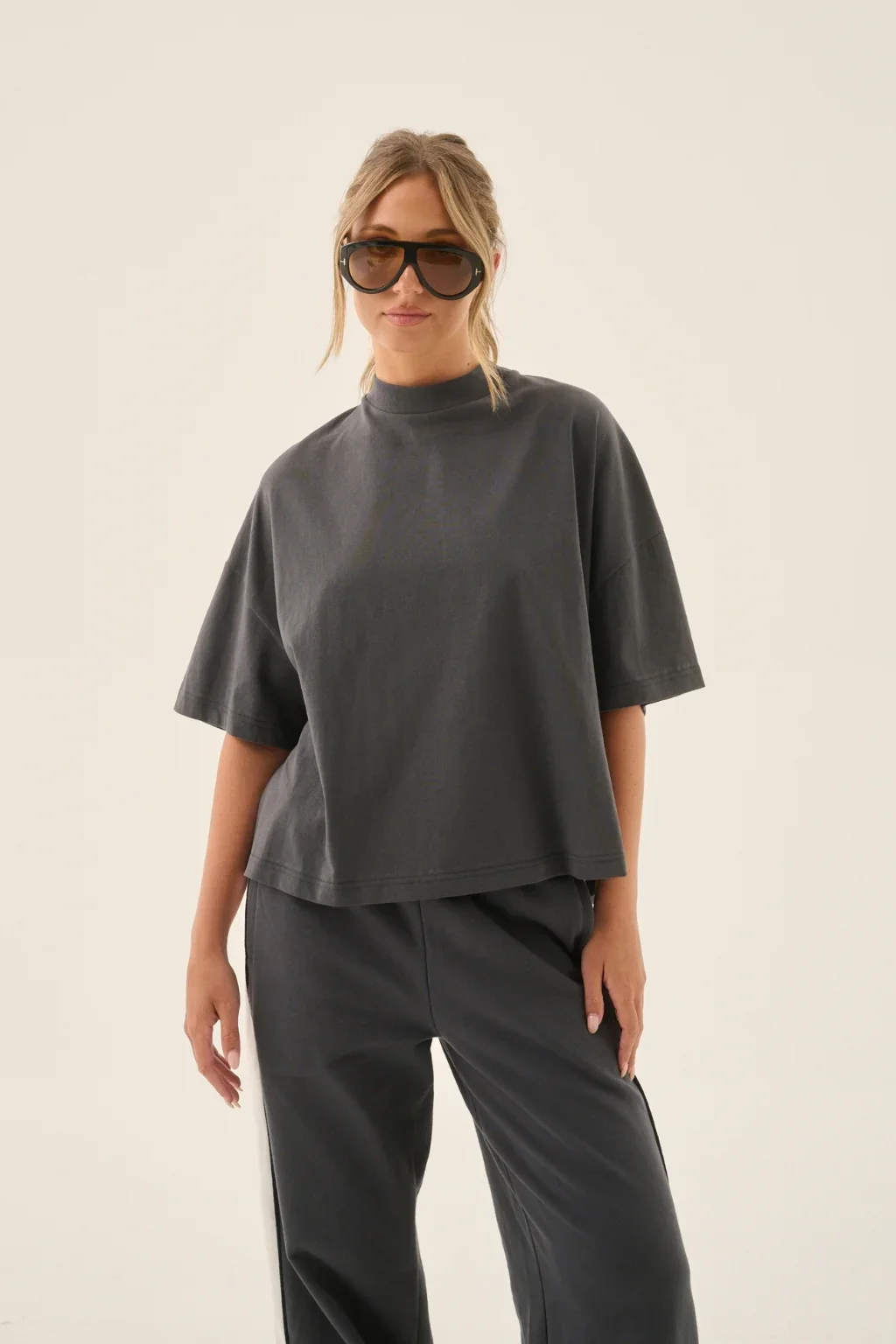 Palmera-Oversized-Tee-Washed-Black-ARAMINTA-JAMES1.webp