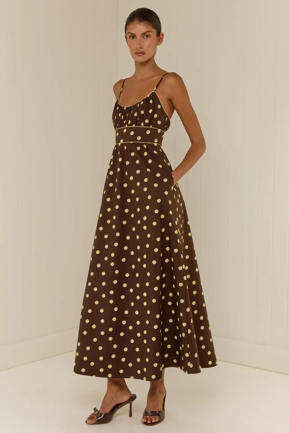 bambi-dress-giallo-pois-palm-noosa2.webp